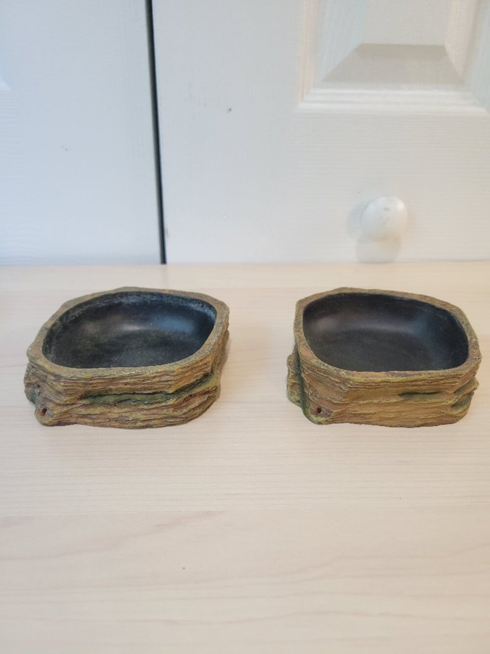 Bundle 2 PETSMART Thrive Small 4" Brown Faux-Stone Reptile Food Water Bowls EUC